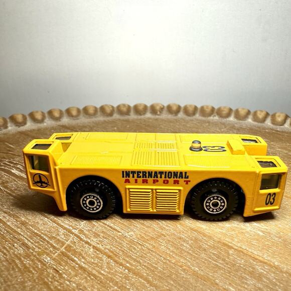 Vintage Welly International Airport Diecast Vehicle Set 6 Piece Lot - Picture 7 of 7